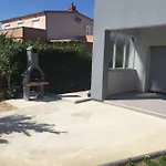 Niko Apartment *