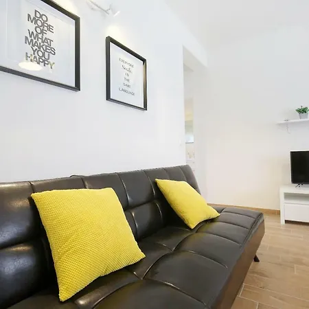 Niko Apartment *