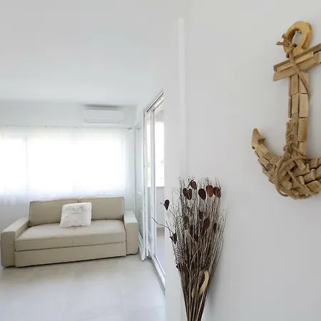 Niko Apartment
