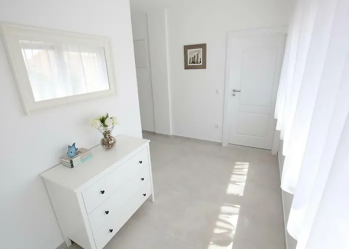 Niko Апартаменты Нин